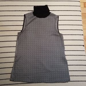 Sleeveless tunic top